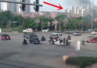 惊险!一小车发生自燃事发白露大道!这些用车常识一定要看!