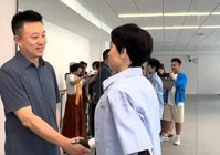 全国首个机器人博士报到！和央视主播潘涛成同学现场画面绝了