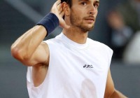 穆塞蒂无袖装刮起性感旋风：肌肉美学与网坛时尚的碰撞