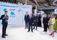 李强出席2025世界人工智能大会暨人工智能全球治理高级别会议开幕式并致辞