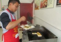 男生摆摊做什么项目赚钱