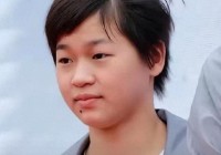 全红婵养伤近照曝光:圆脸胖嘟嘟头戴草帽发福严重网友好操心