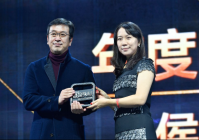 “国产剧良心”侯鸿亮获评2017今日头条年度电视人