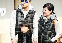 小沈阳一家三口亮相 7岁女儿口才好(图)
